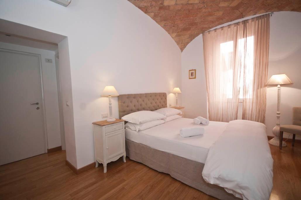 La Finestra Sul Colosseo B&B 1 Rome Buitenkant foto